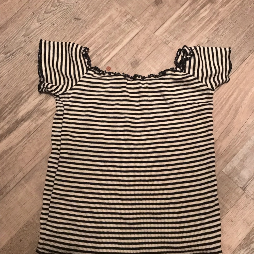 Brandy Melville cropped top